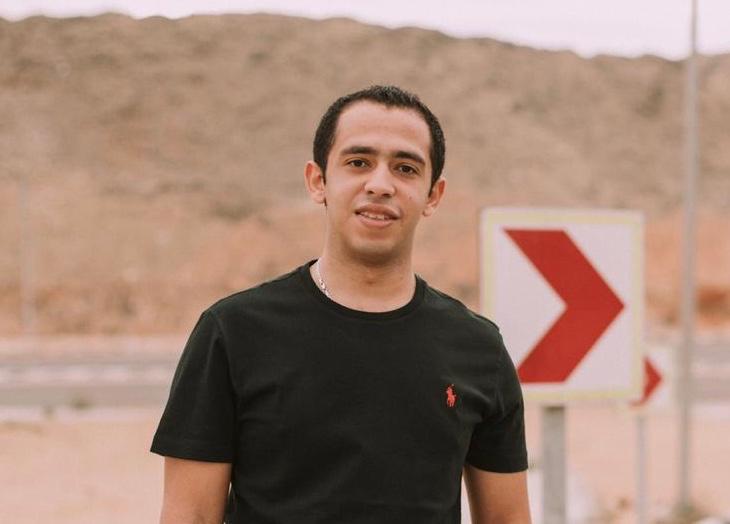 مصمم الجرافيك محمد عبد الحى