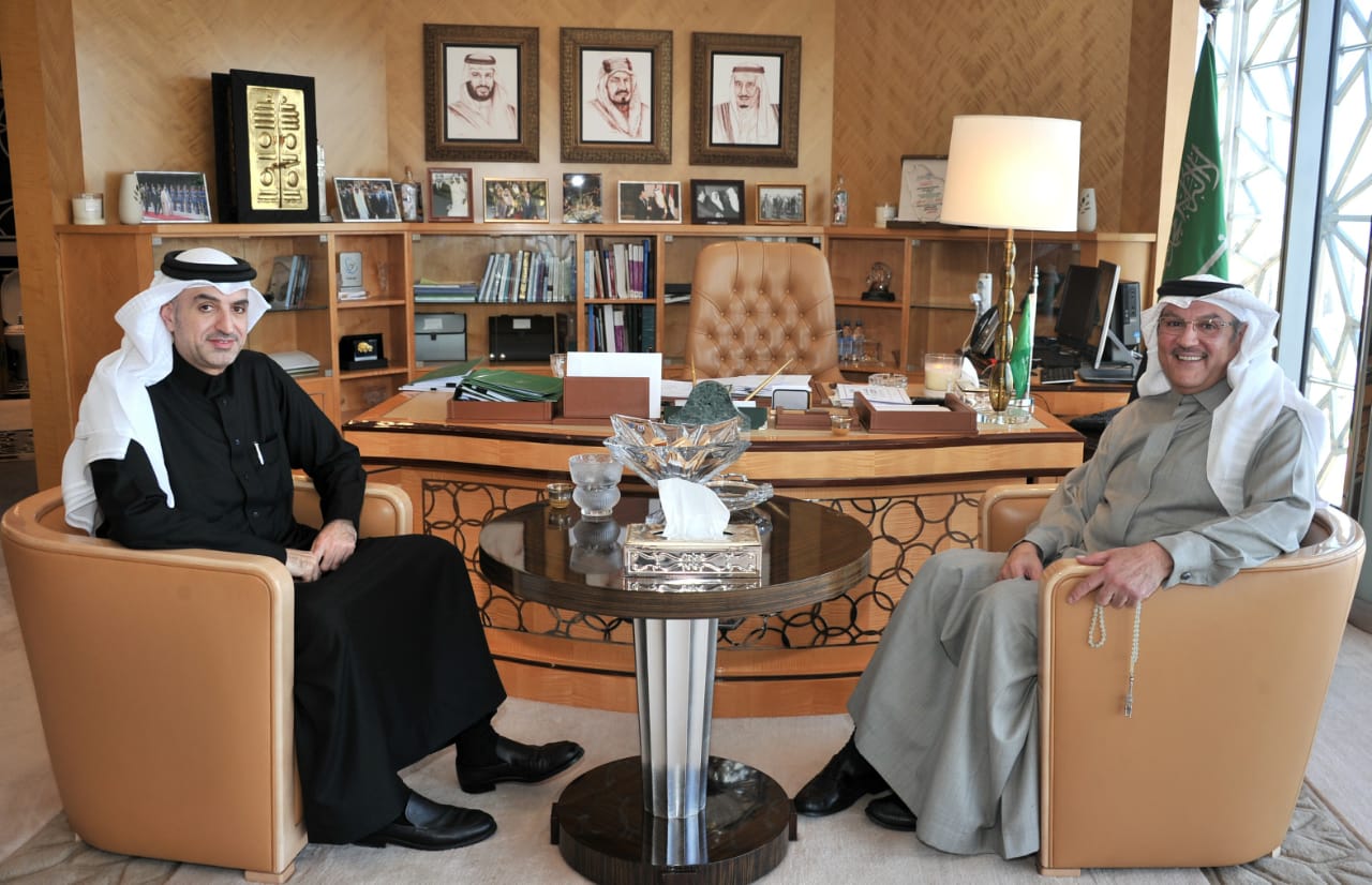 سفير البحرين يلتقي نظيره السعودي في القاهرة سفير البحرين يلتقي نظيره السعودي في القاهرة