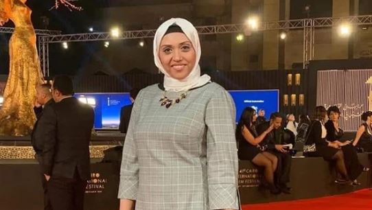 الصحفية رحاب بدر