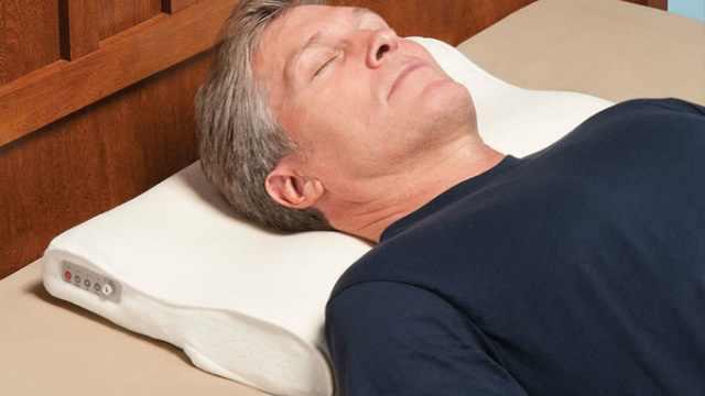 هل يجب إيقاظ النائم للصلاة.. تعرف على رد الإفتاء