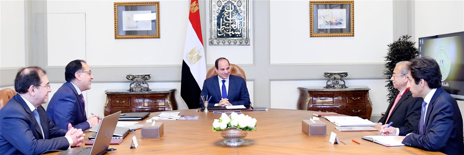اجتمع الرئيس عبد الفتاح السيسي اليوم مع الدكتور مصطفى مدبولي