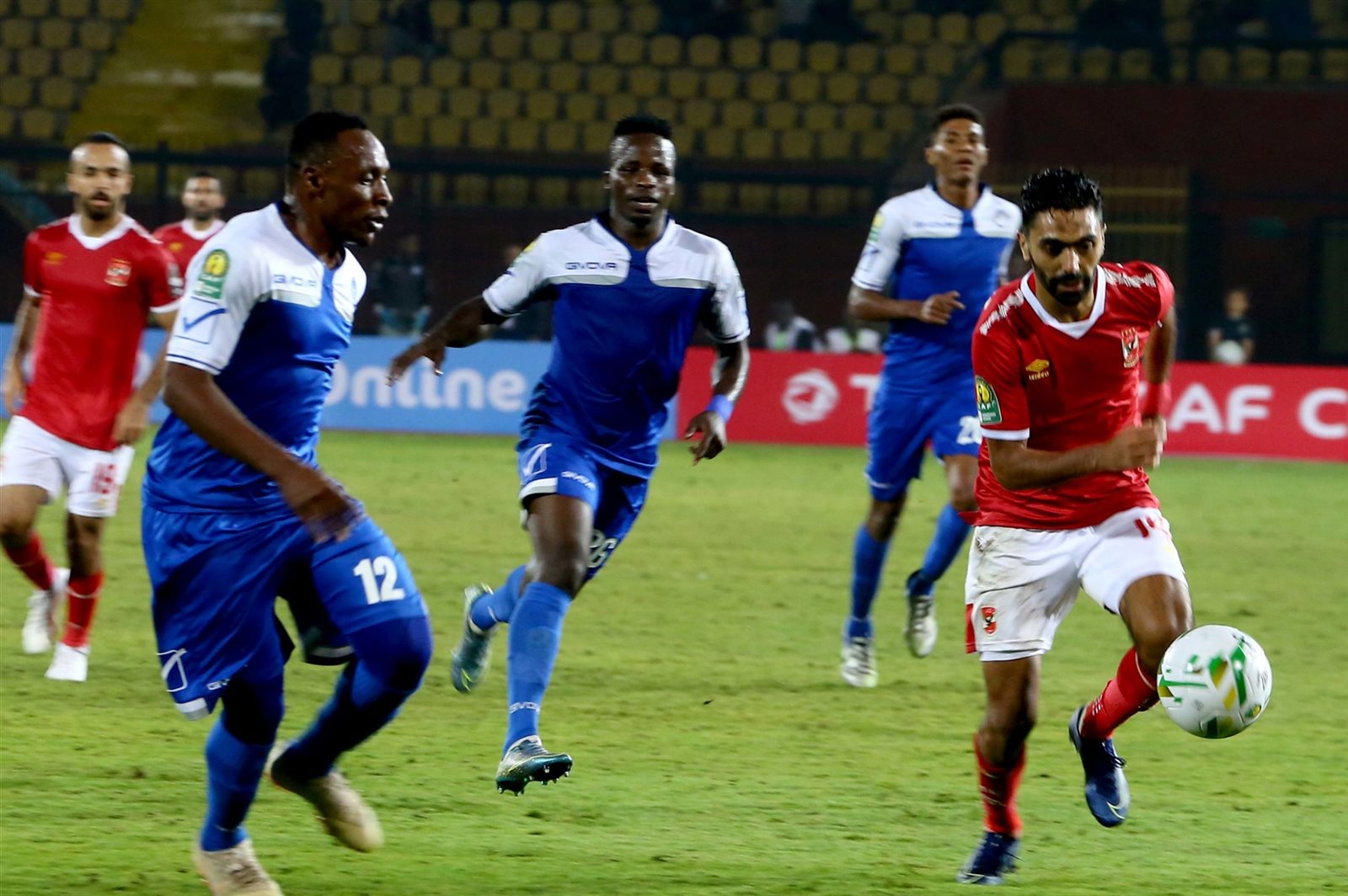 جانب من لقاء سابق بين الفريقين