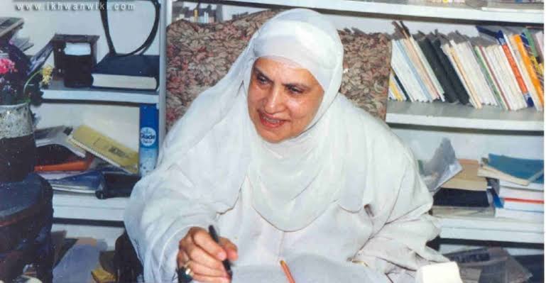 زينب الغزالى 