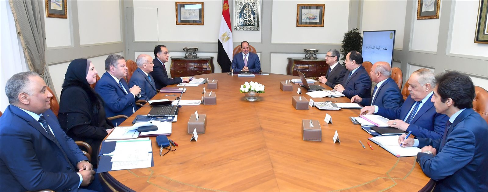 الرئيس عبد الفتاح السيسي خلال الاجتماع