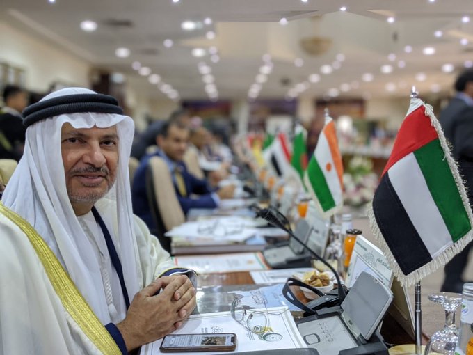 انور قرقاش