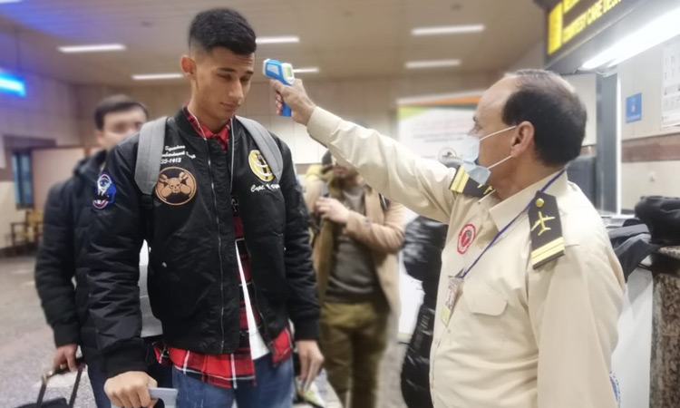الكشف عن حالات الإصابة بكورونا في باكستان