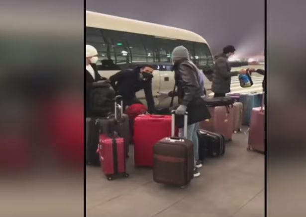 توثيق لحظات إجلاء المصريين من ووهان 