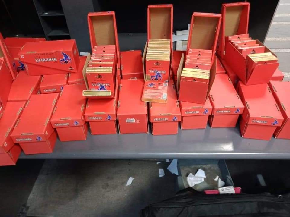 ضبط راكبين قادمين من تركيا بحوزتهما منشطات