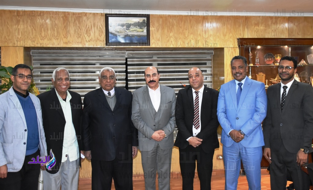 اللواء أشرف عطية محافظ أسوان