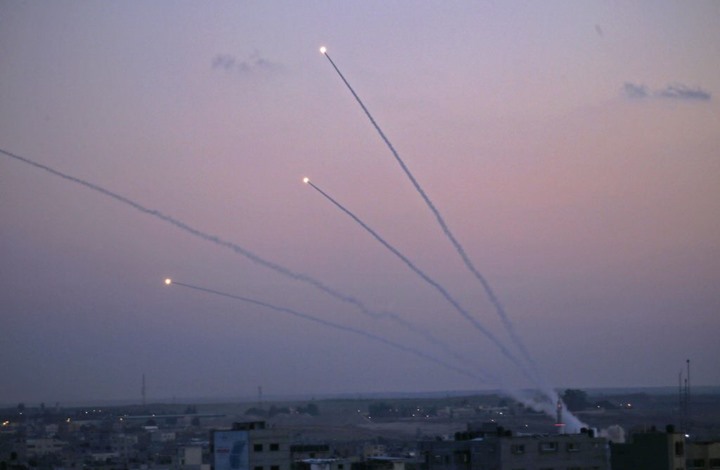 إطلاق صواريخ من غزة نحو المستوطنات