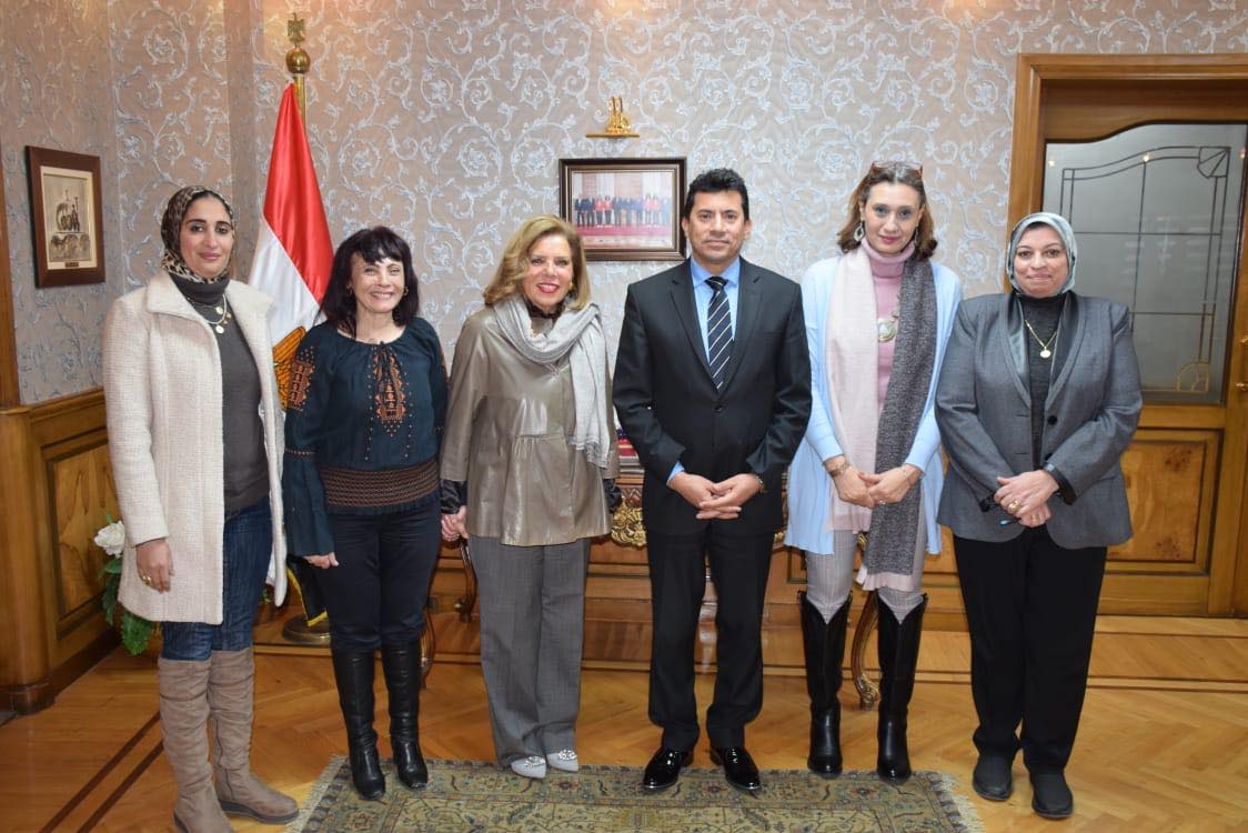 وزير الشباب والرياضة