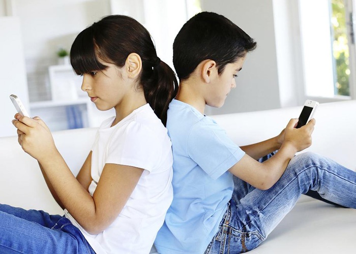 ادمان السوشيال ميديا