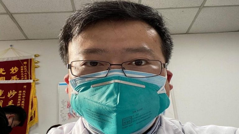 وفاة مكتشف فيروس كورونا والصين تحقق فى الواقعة