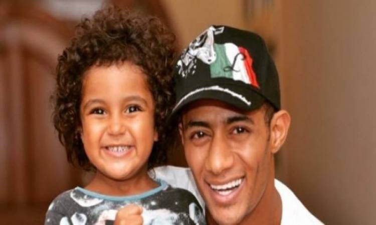 محمد رمضان وابنه