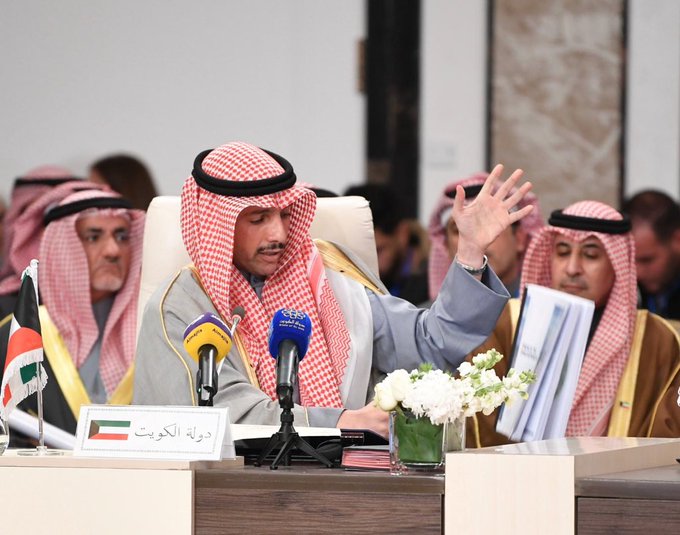 رئيس البرلمان الكويتي يلقي بخطة ترامب في سلة المهملات