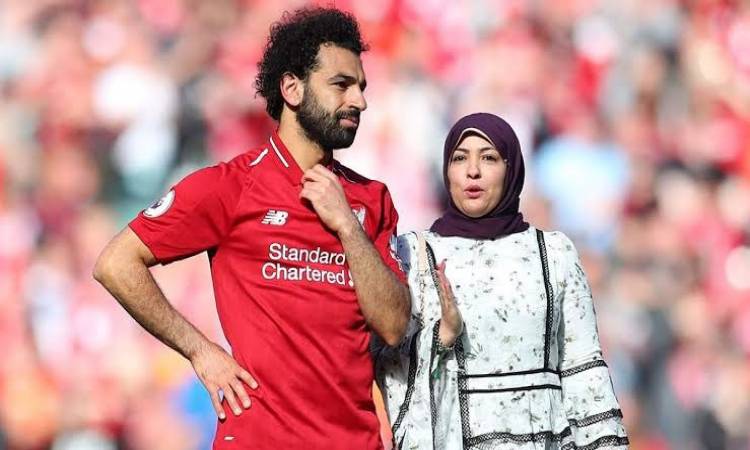 محمد صلاح وزوجته 