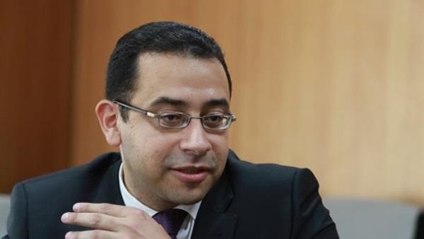  الدكتور عمرو حسن