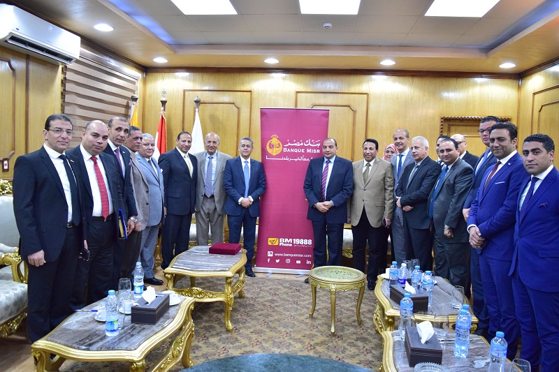 اثناء مراسم توقيع البروتوكول