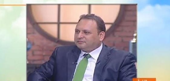 عمرو صالح أستاذ الاقتصاد السياسى 