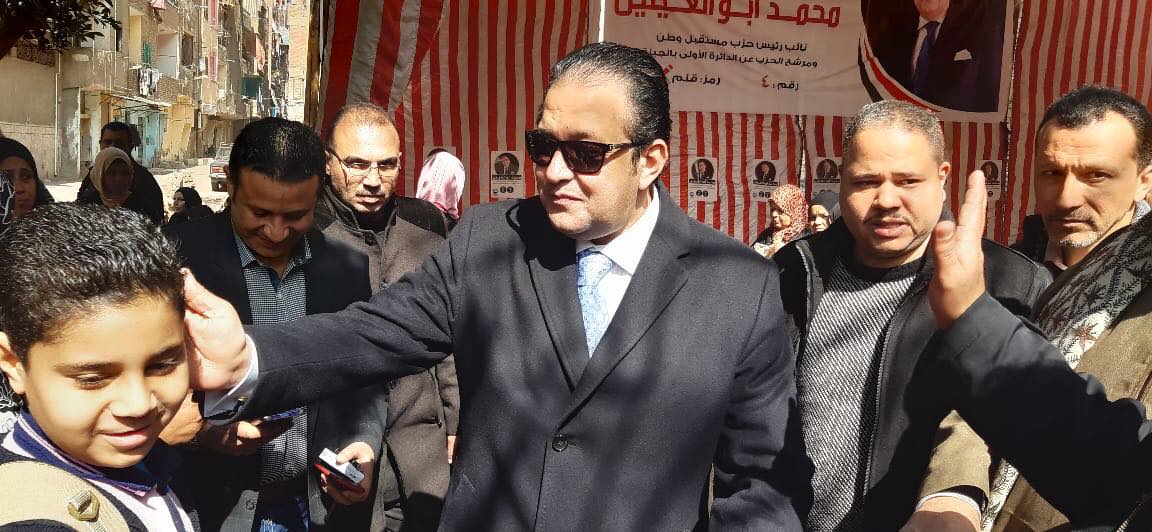 علاء عابد