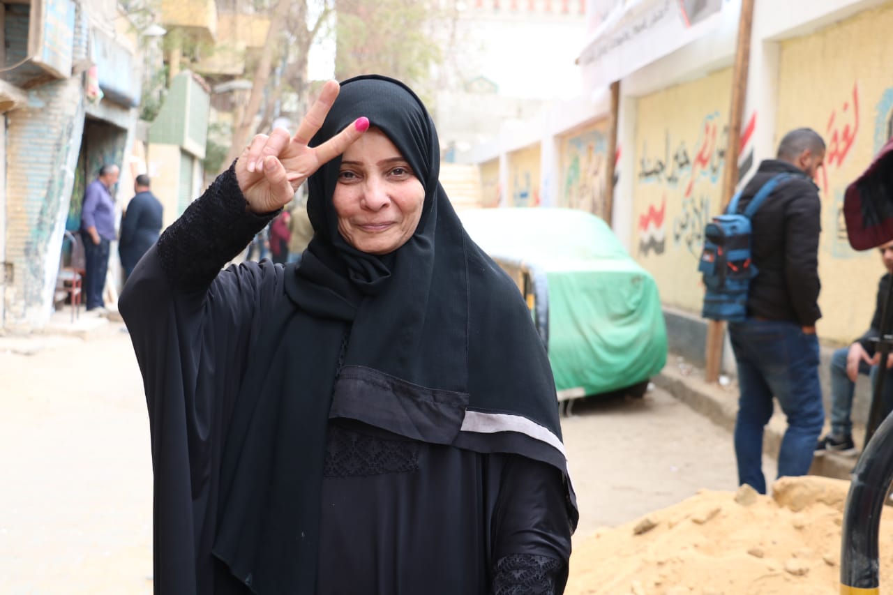 أهالي الجيزة يحتفلون بالانتخابات التكميلية