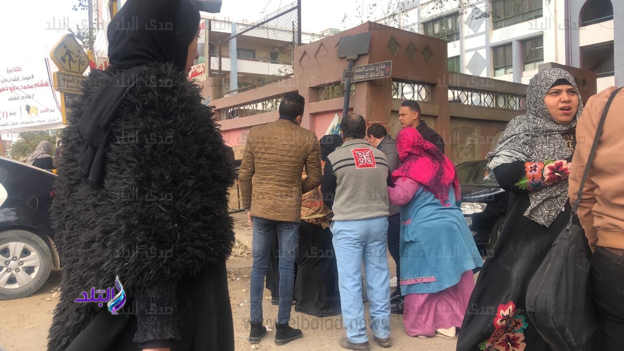 اهالي الجيزة يتوافدون على لجنة النهضة للغات بعد الراحة