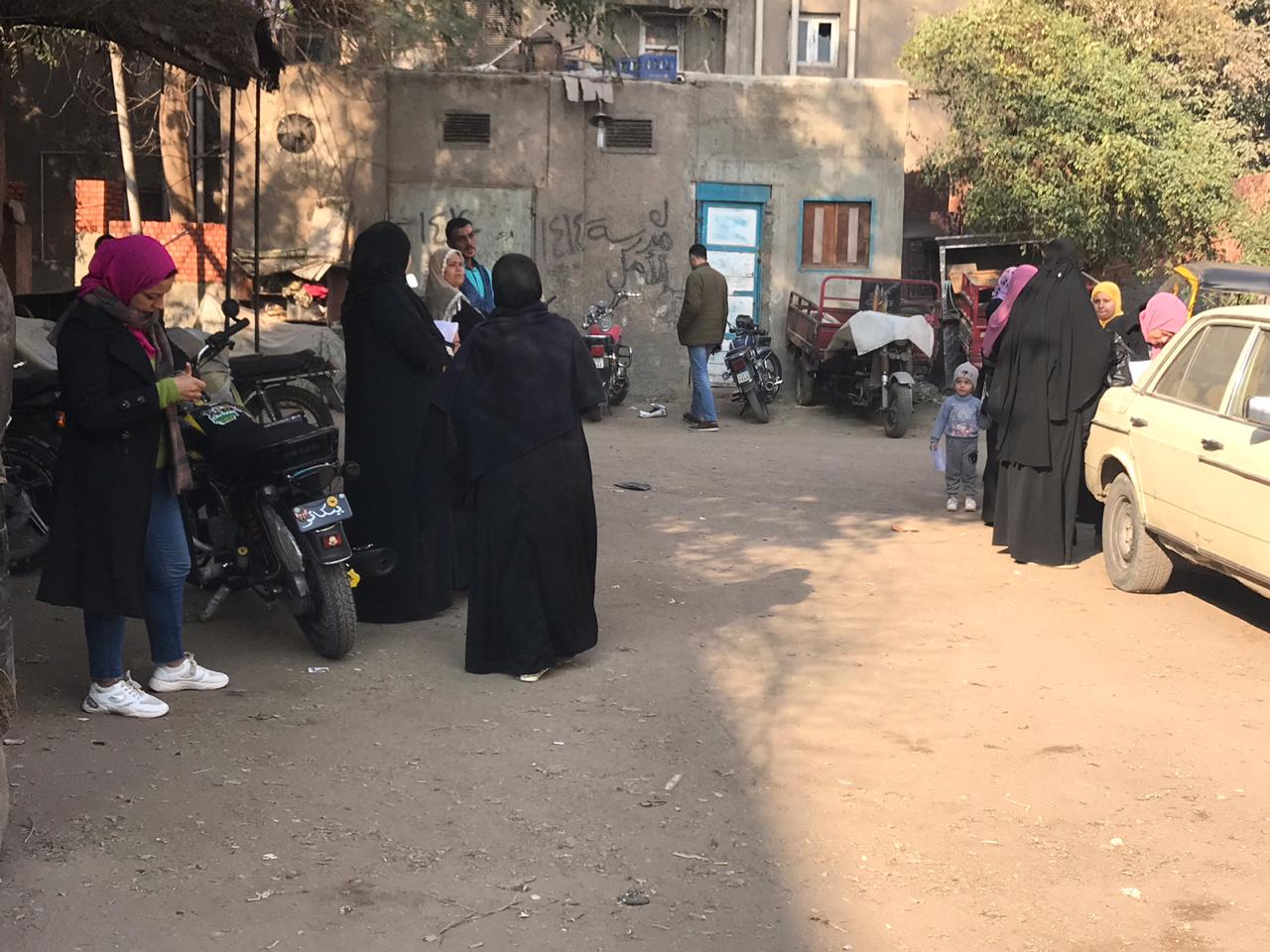 إقبال متوسط من الناخبين على لجان المنيب في اليوم لثاني