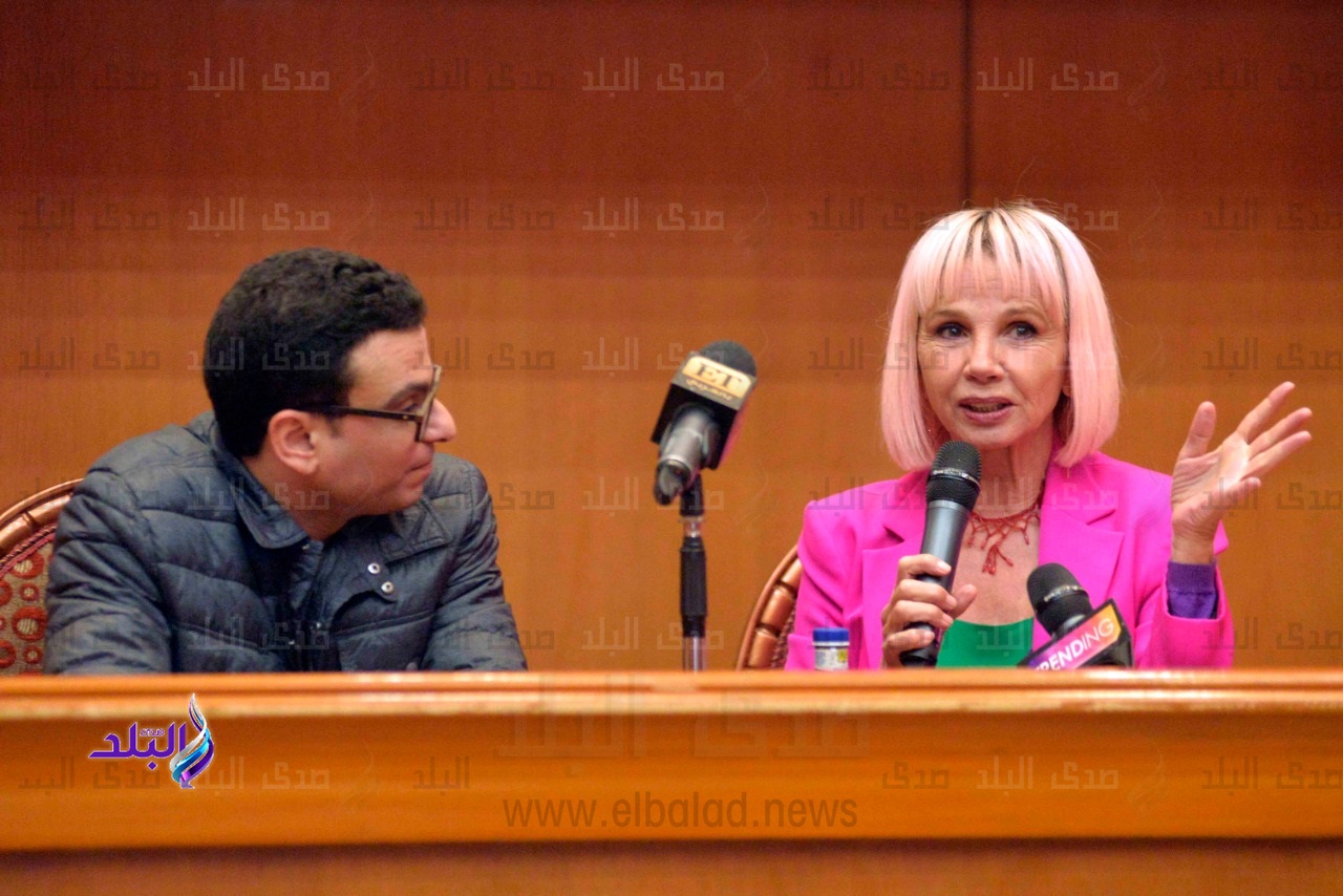 الفنانة فيكتوريا أبرِل