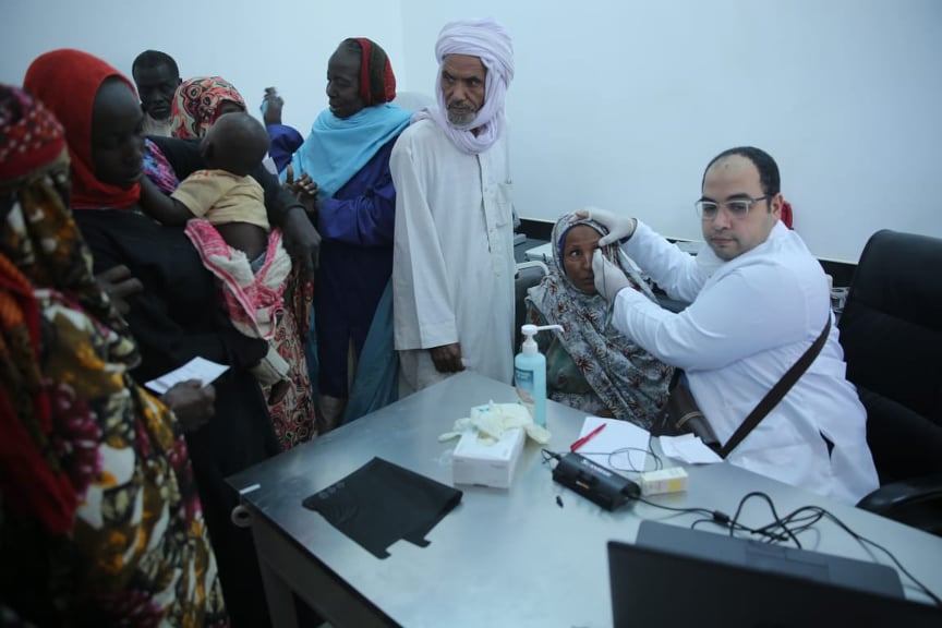 قافلة الأزهر توقع الكشف الطبي على 1674 شخصًا وتجري 24 عملية 