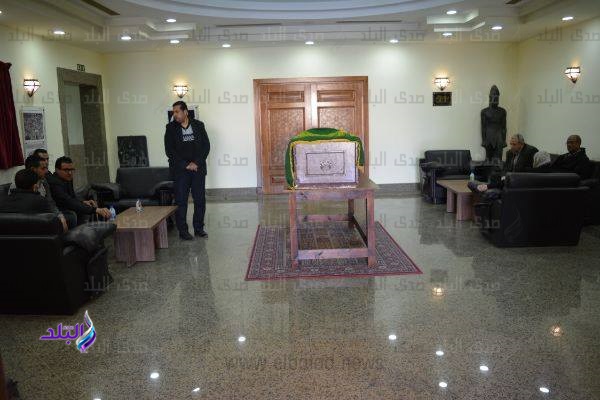  الآثاريون العرب يودعون شيخهم إلى مثواه الأخير بالتل الكبير 