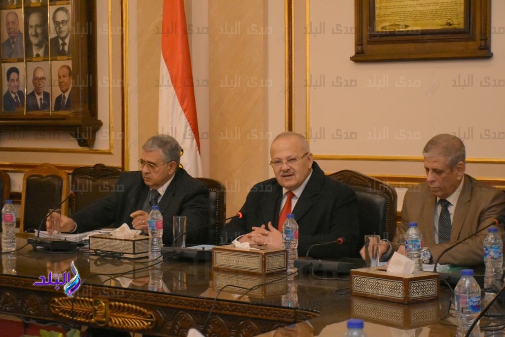 رئيس جامعة القاهرة