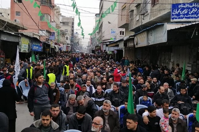 الالاف يتظاهرون بغزة للتنديد بخطة ترامب