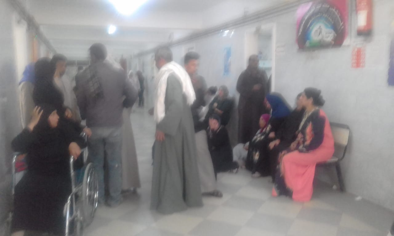 وفاة طفلين وإصابة والديهما بغيبوبة بأسيوط