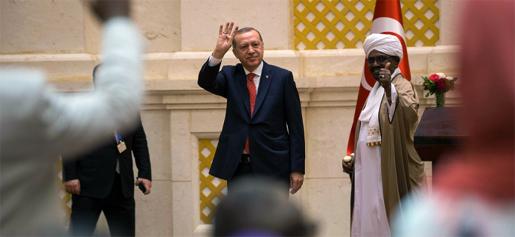أردوغان خلال لقاء سابق مع البشير في السودان