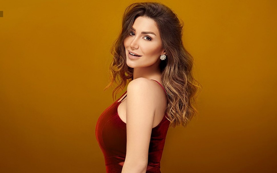 سارة نخلة