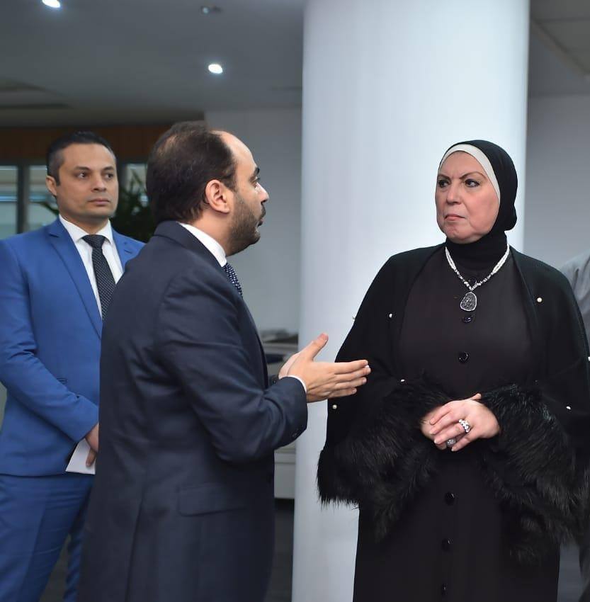 نيفين جامع