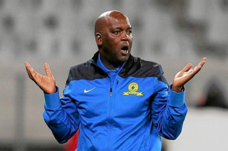 بيتسو موسيماني المدير الفني لفريق صن داونز الجنوب إفريقي بيتسو موسيماني المدير الفني لفريق صن داونز الجنوب إفريقي