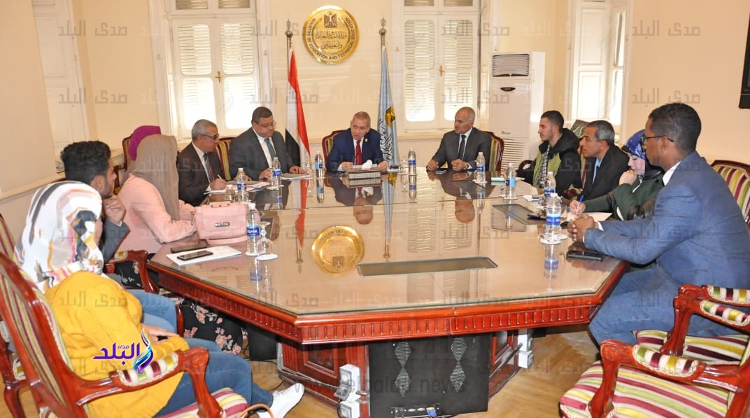 مناقشة جدول امتحانات الدبلومات الفنية 