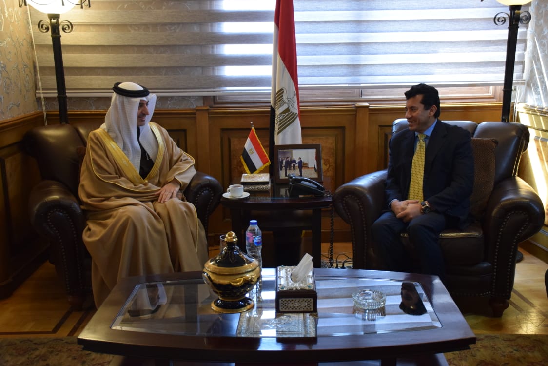 لقاء وزير الشباب والرياضة المصري بالسفير البحرينى