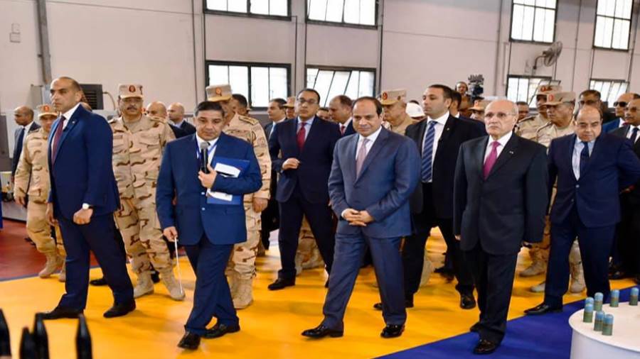 الرئيس يفتتح مصنع 300 حربي