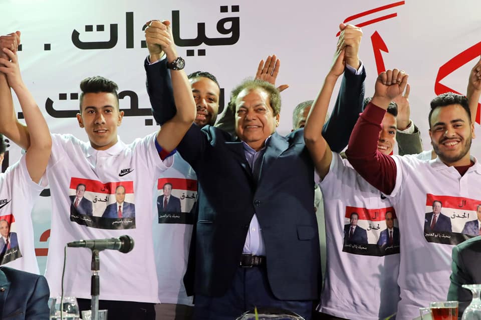 رجل الصناعة محمد أبو العينين مع أهالي الجيزة