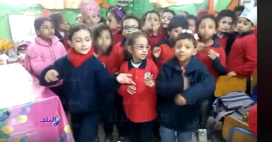 تلاميذ يرقصون