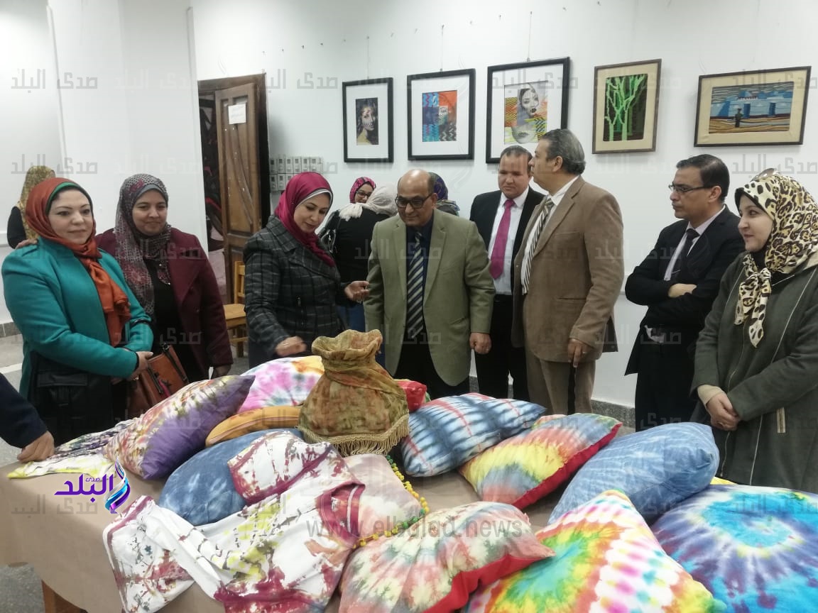 إفتتاح معرض الفنون التشكيلية