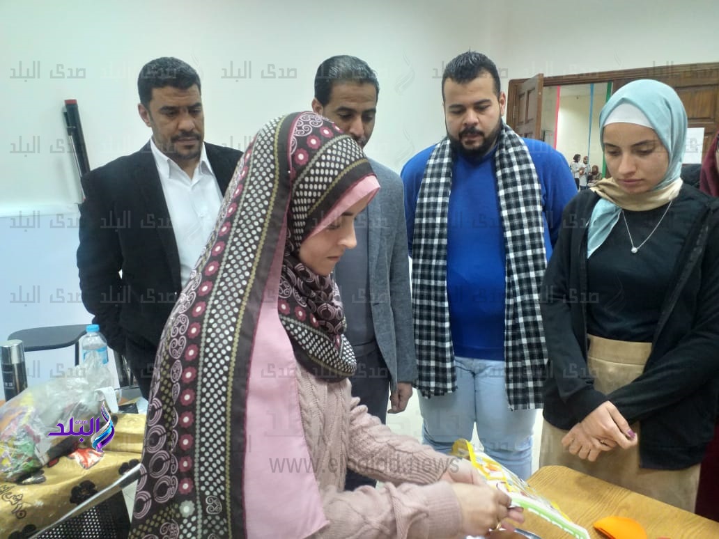  أعمال فنية بكلية السياحة