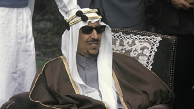 العاهل السعودي الاسبق الملك سعود بن عبدالعزيز 