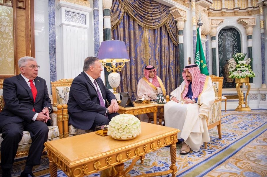 العاهل السعودي يستقبل وزير الخارجية الأمريكي