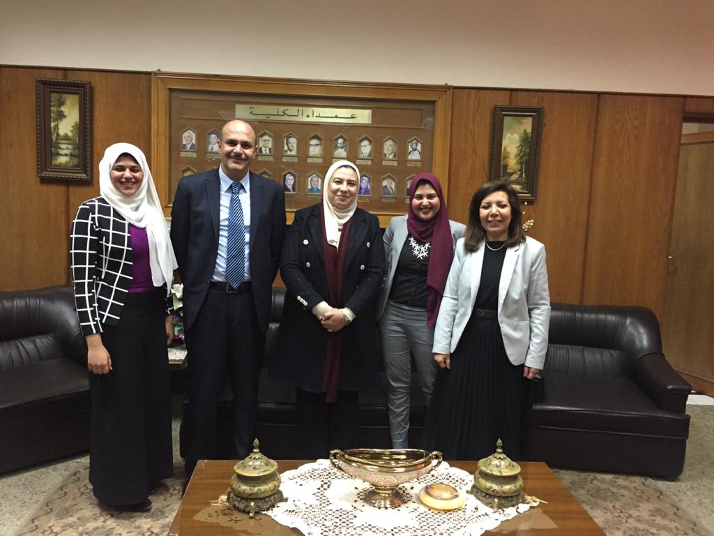 ألسن عين شمس توقع بروتكول تعاون مع المدرسة العربية للترجمة