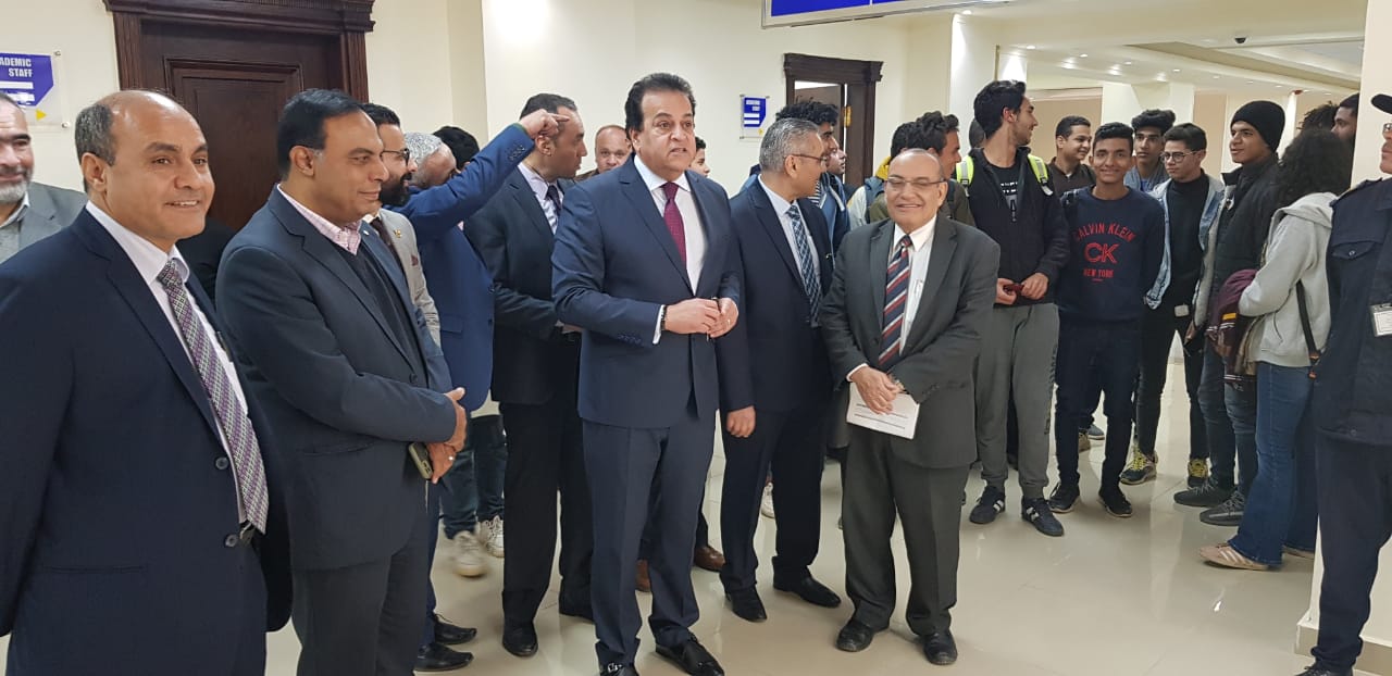 وزير التعليم العالي يتفقد جامعة القاهرة الجديدة التكنولوجية