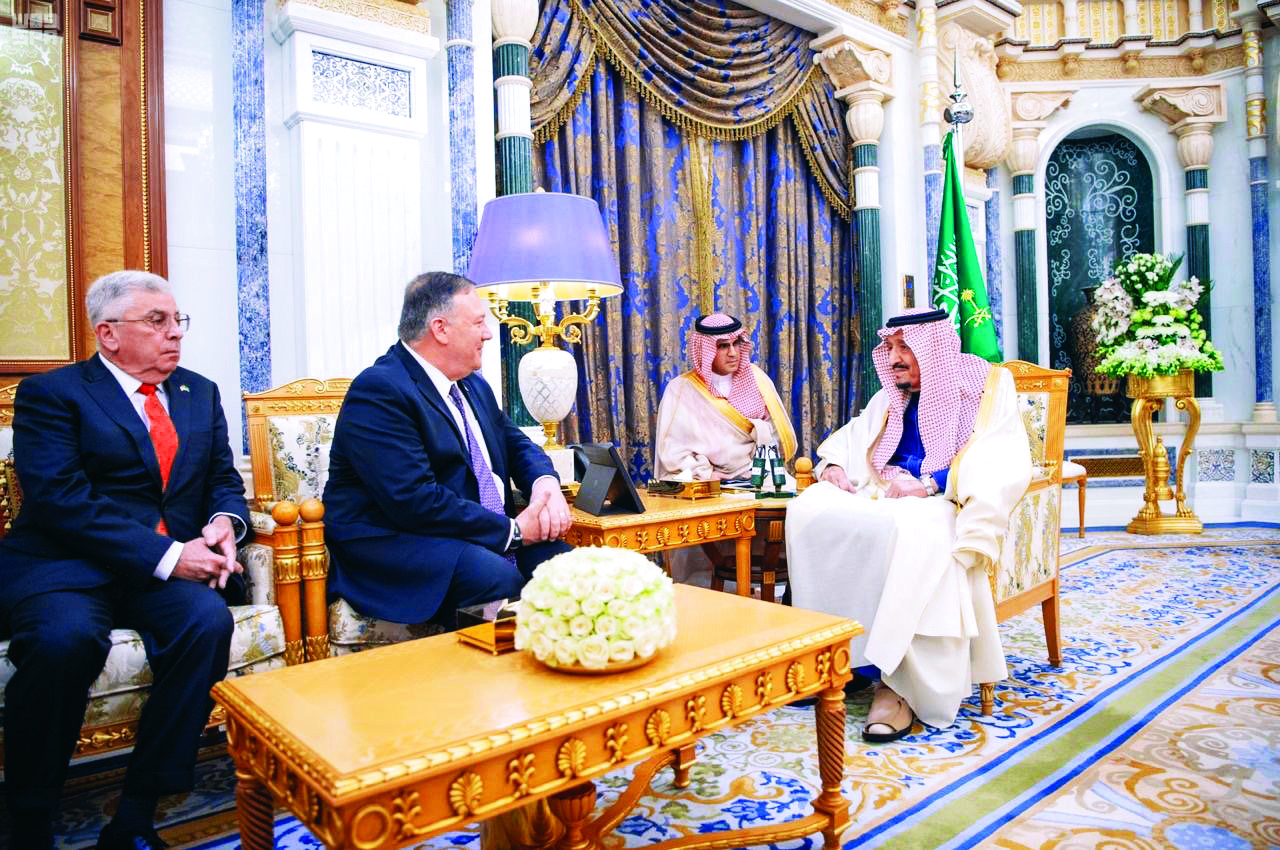 العاهل السعودي ووزير الخارجية الأمريكي