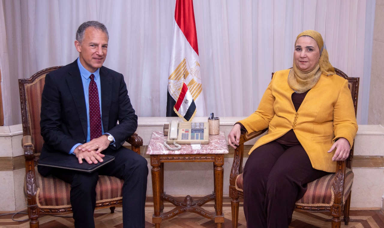 وزيرة التضامن تستقبل السفير الأمريكي بالقاهرة 